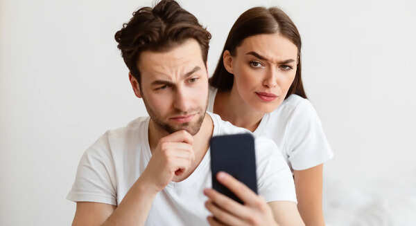 5 things a secure woman would never do in a relationship