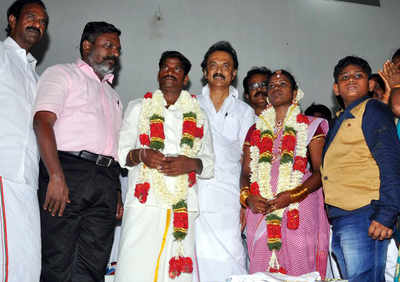 M K Stalin solemnizes marriage of a young couple, while detained and lodged at marriage hall