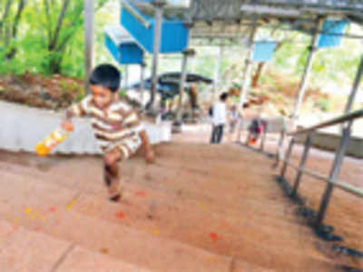 Boy, 4, climbs 2,500 steps on to Tirupati in 40 minutes