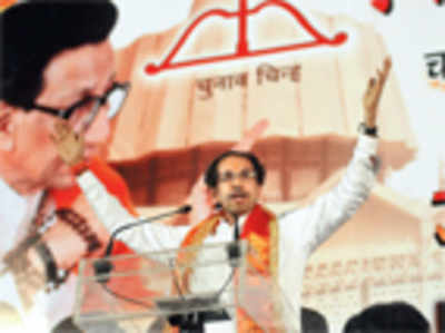 Uddhav meets Sena leaders, unlikely to be in govt for now