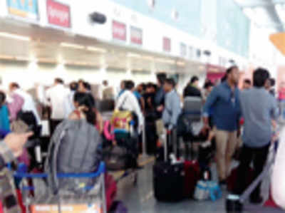 SpiceJet cancels flights after 500 fliers got boarding passes