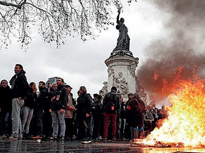 Tourist spots closed as Paris braces for ‘monster’ protests