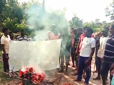 Maoist unit kills two villagers near Gadchiroli