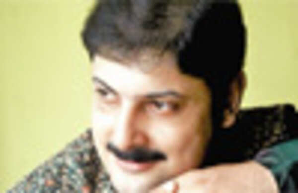 Sandip Chatterjee introduces electric santoor