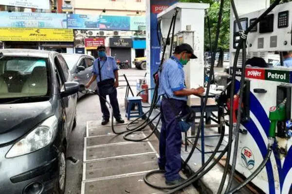 Fuel prices hiked a fourth time, Rs 8/lt costlier in 11 days in city