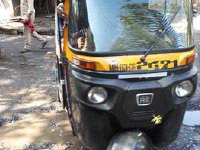 DIFFERENT CASES, SAME STORY: Auto-rickshaws overcharge, refuse commuters trips at Andheri station