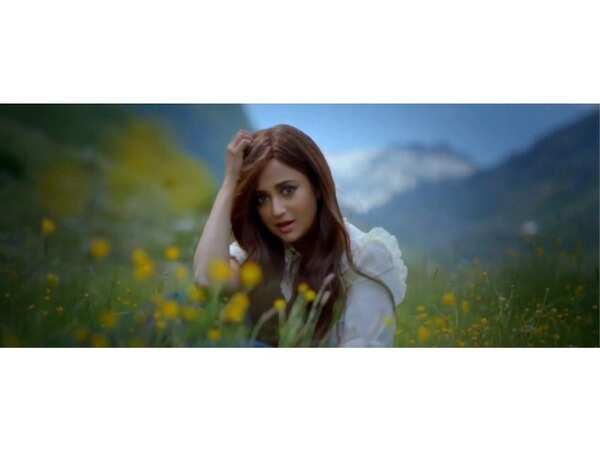 Monali Thakur gives a soulful rendition to the song 'Paani Paani Re'