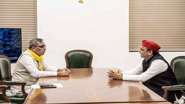 Seat sharing with smaller parties a big dilemma for Akhilesh Yadav