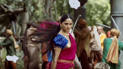 Bahubali 2 box office collection: Anushka Shetty, Tamannaah Bhatia’s film crosses Rs 400 crore-mark in Hindi version