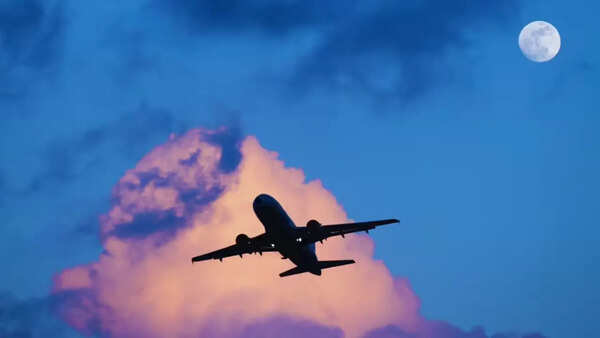 Chinese airlines to raise fuel surcharges on domestic flights