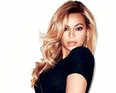 Beyonce, Adele lead VMA nominations