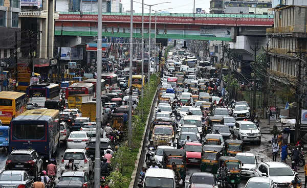 Rain submerges NH-16 stretch in Vijayawada, traffic hit