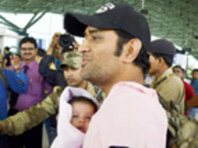 ‘Dhoni is arrogant, will beg one day’