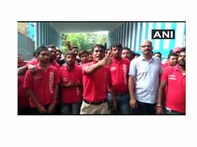 Zomato delivery personnel go on strike in Kolkata