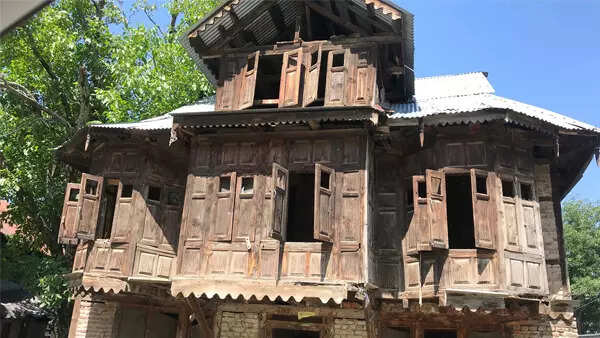Kashmir Files notwithstanding, Pandits still live in fear in the Valley