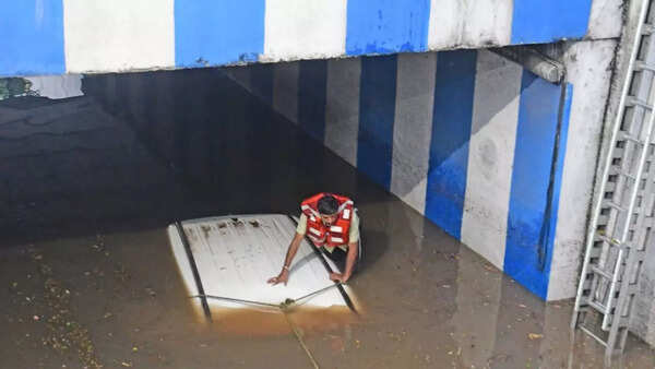 Bengaluru rains: Woman dies as vehicle gets submerged in KR Circle underpass