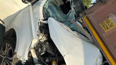 Maharashtra News Live Updates: Two dead, one injured in collision between car and container near Jalna