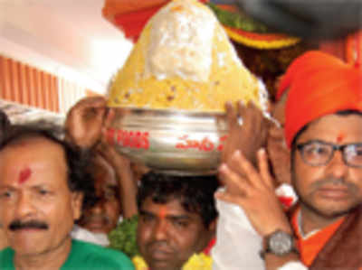 Ganesha ladoo auction fetches village Rs 10.32 lakh