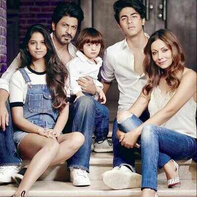 Shah Rukh Khan’s Italian vacation with wife Gauri, and children Aryan, Suhana and AbRam will drive your Monday blues away