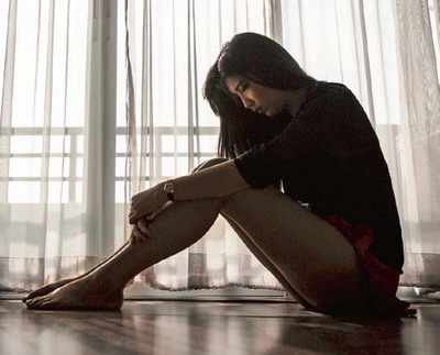 WOMEN ATTEMPT SUICIDE MORE THAN MEN: STUDY