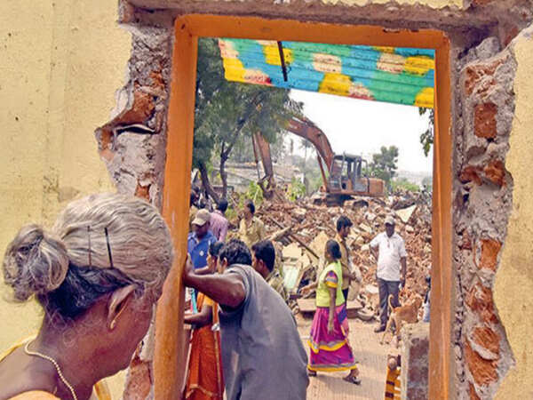 Houses along Cooum razed, somesay they have nowhere else to go
