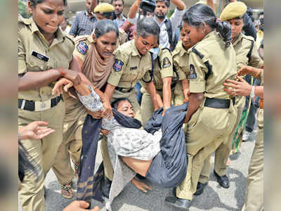 Nationwide crackdown on activists: Arrest op illegal: Varavara’s kin