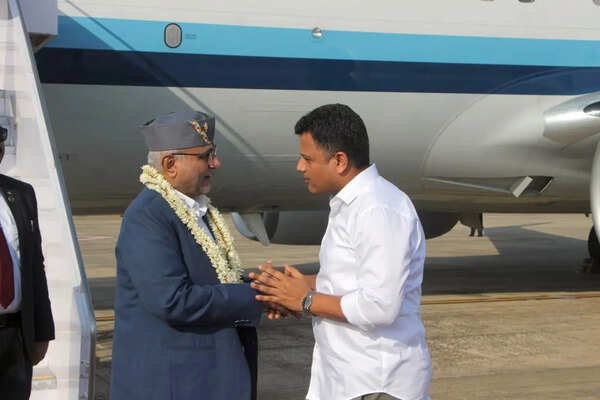 Vice-President arrives in Mangaluru
