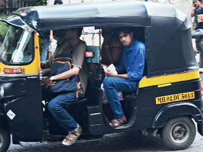 Autos refuse to take short-distance passengers, share autos over charge