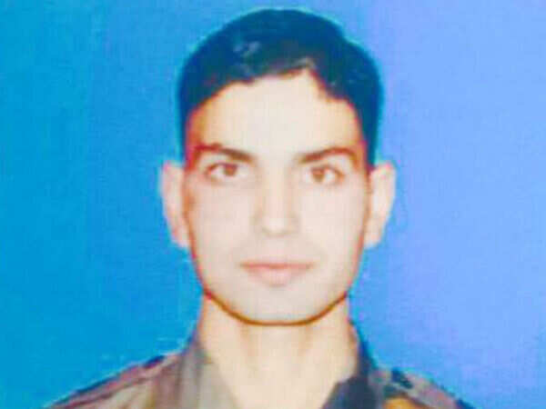 Kashmiri Army officer's bullet-riddled body found