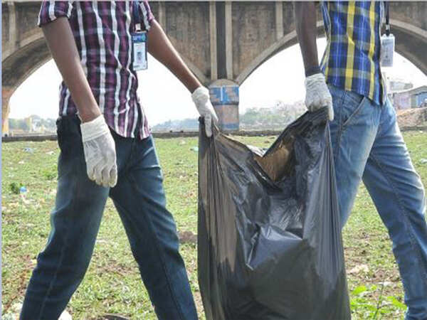 NMMC appreciates work of its sweeping staff by putting up hoardings with their pics