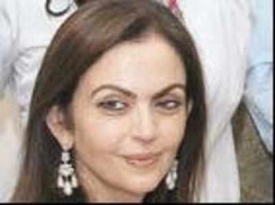 After hubby is given 33 guards, Nita Ambani steps out with just 2 cops