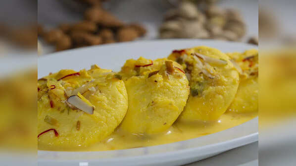 The interesting story of the origin of Rasmalai
