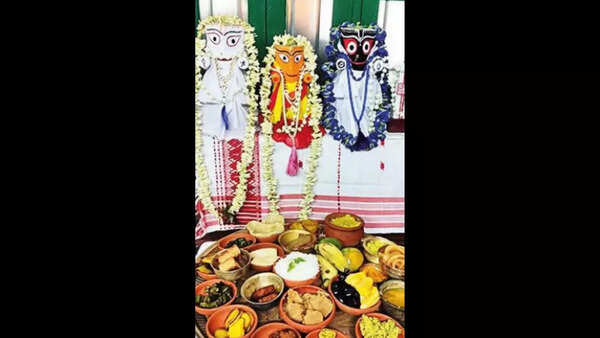 In Howrah, ‘parikrama’ of deities starts from Muslim prof’s house