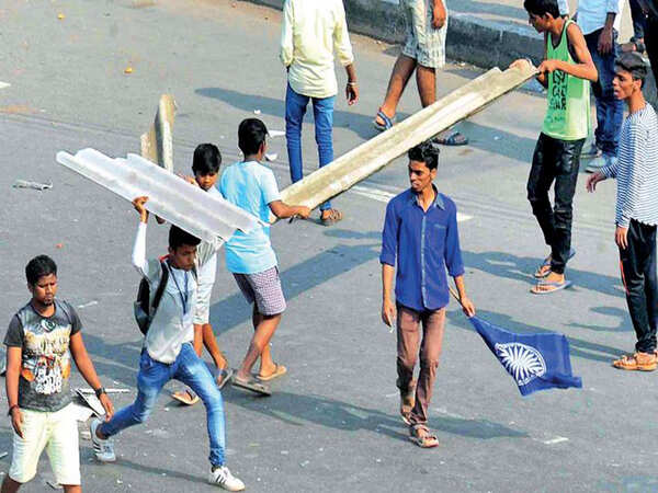 Fresh twist to Maha’s Dalit politics