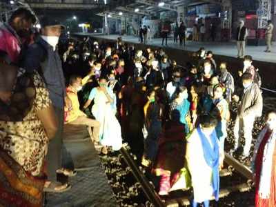'Rail roko' by commuters in Palghar over a change in local train timings