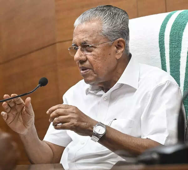 Pinarayi urges leaders to do conduct household visits