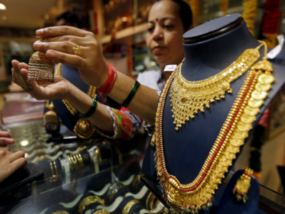 Mumbai NGO chief robs jewellery worth Rs 7 crore under pretence of distributing food