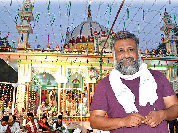 <u></u>UP govt should announce film policy soon: Anubhav Sinha