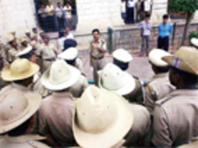 Soudha cops old and unfit, says DCP’s note