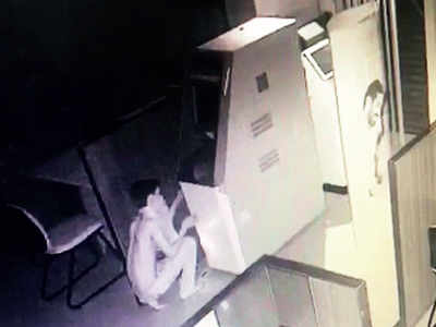 Thieves try to rob bank, manage to steal Rs 2,000