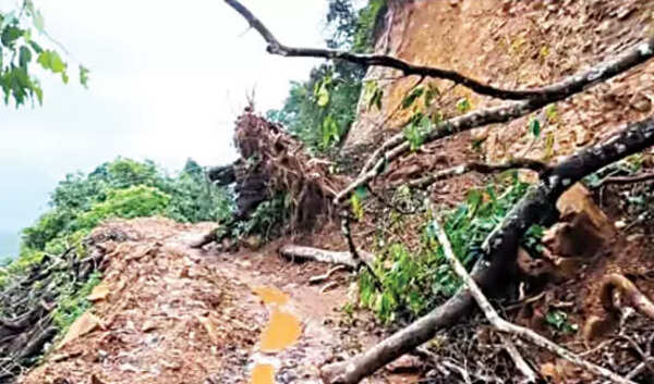 Minor landslide cuts Vavurla’s only link to outside world