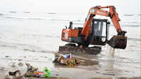 Visakhapatnam: After Ganesh immersion, GVMC begins beach clean-up drive 