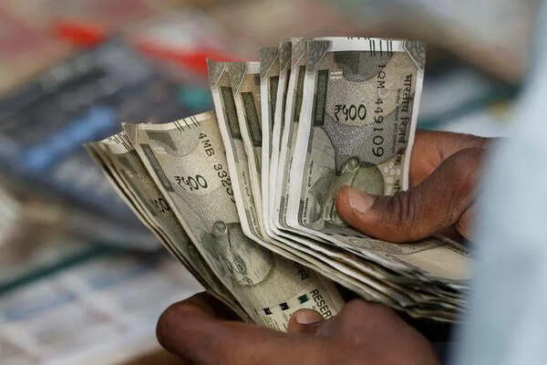 Mumbai: Nurse loses Rs 1 lakh trying to buy Rs 299 dress online
