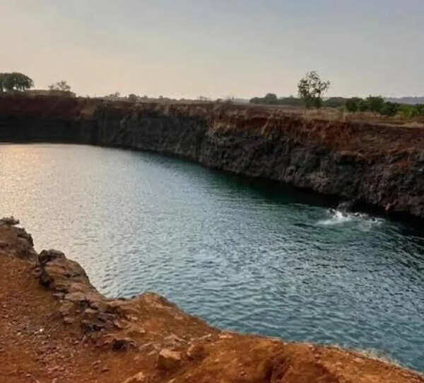 Ballari Nala silt woes persist, farmers fear monsoon floods