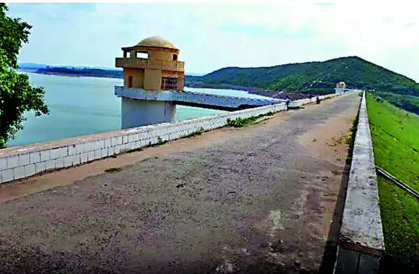 CM asks WRD to lift and store Ganga water in reservoirs to improve irrigation coverage