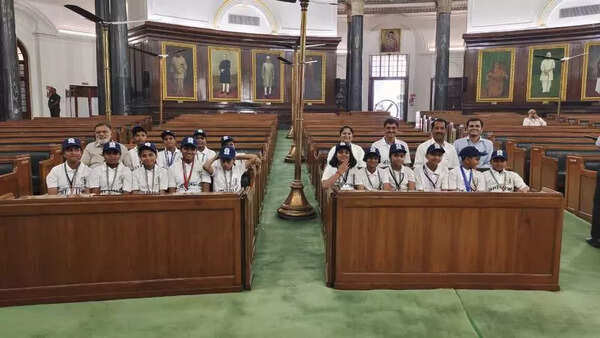 15 ZP school students, winners of Spell Bee & Maths Bee contests, visit Delhi on education trip