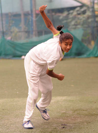 This maiden bowls us over: Nagma makes it to the Karnataka Under-16 cricket team as a fast bowler