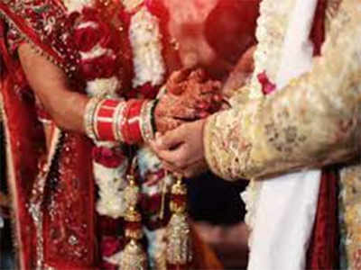 Lockdown-violating wedding raided, groom runs off