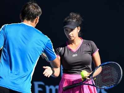 Australian Open: Sania Mirza, Ivan Dodig beat Rohan Bopanna, Gabriela Dabrowski to reach semi finals