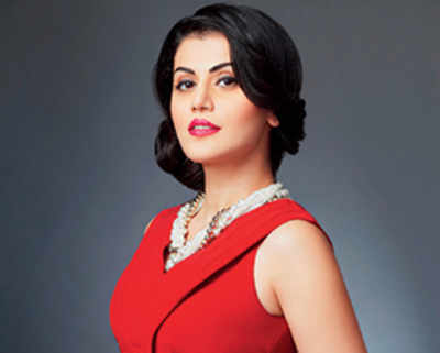 Taapsee follows Big B to Delhi